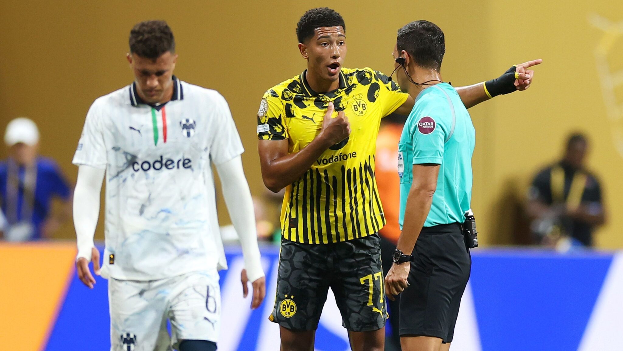 tecnico-do-borussia-diz-que-jobe-bellingham-ficou-surpreso-com-suspensao