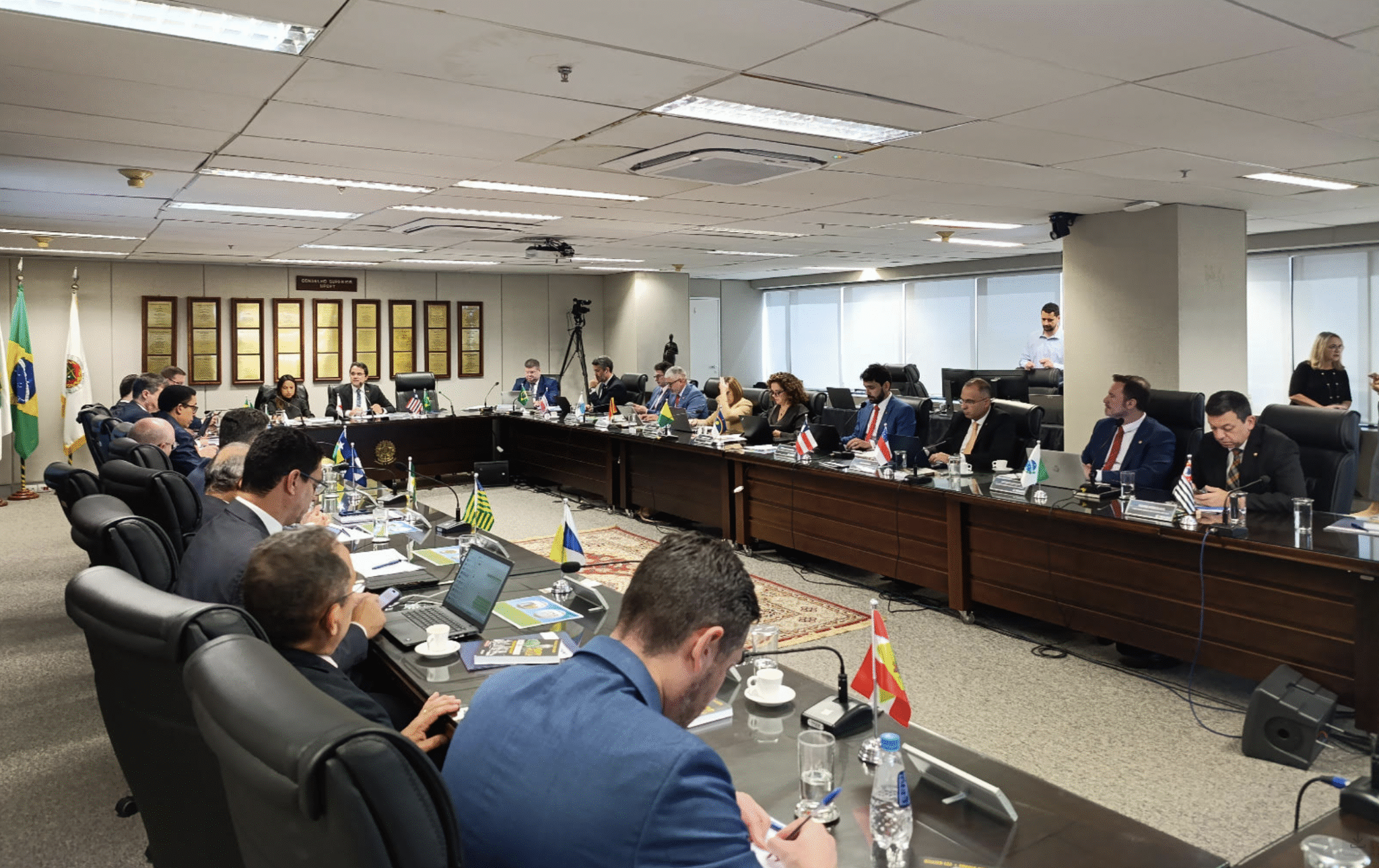 conamp-leva-ministerio-publico-a-pauta-ambiental-com-selo-de-carbono-zero