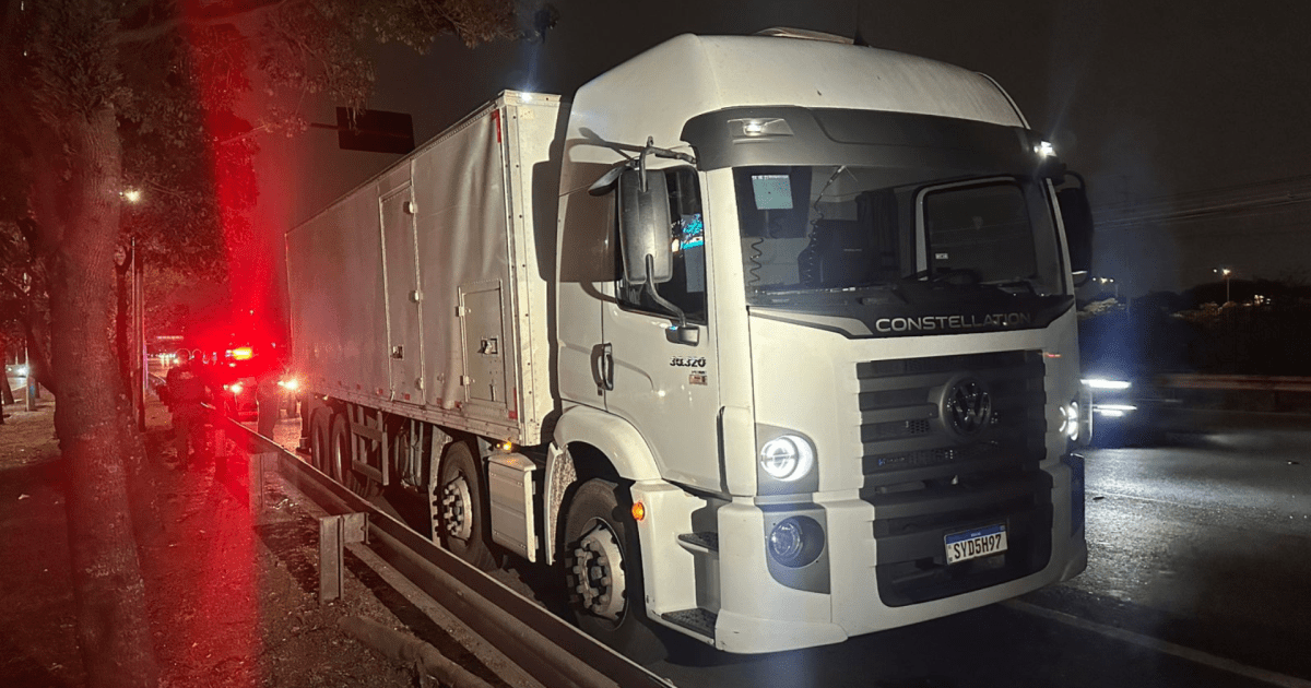 carga-de-explosivos-e-abandonada-apos-roubo-de-caminhao-em-sp