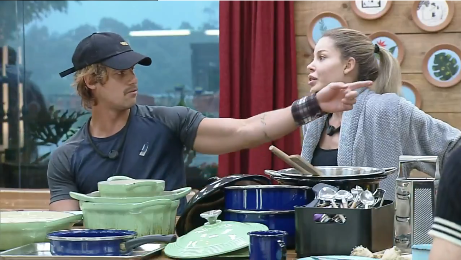 “a-fazenda”:-matheus,-duda-e-saory-discutem-e-comecam-briga-generalizada