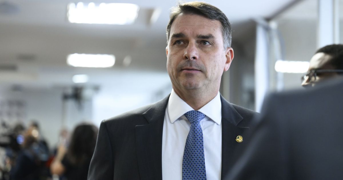 pesquisa-consolida-candidatura,-diz-entorno-de-flavio-bolsonaro