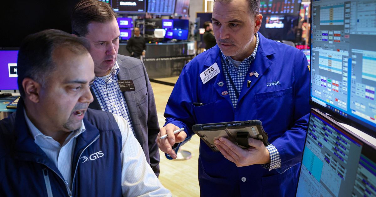 bolsas-dos-eua-operam-em-baixa-com-queda-no-setor-de-tecnologia