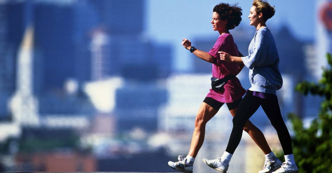 esta-sentado?-que-tal-se-levantar-para-cuidar-da-saude-vascular?