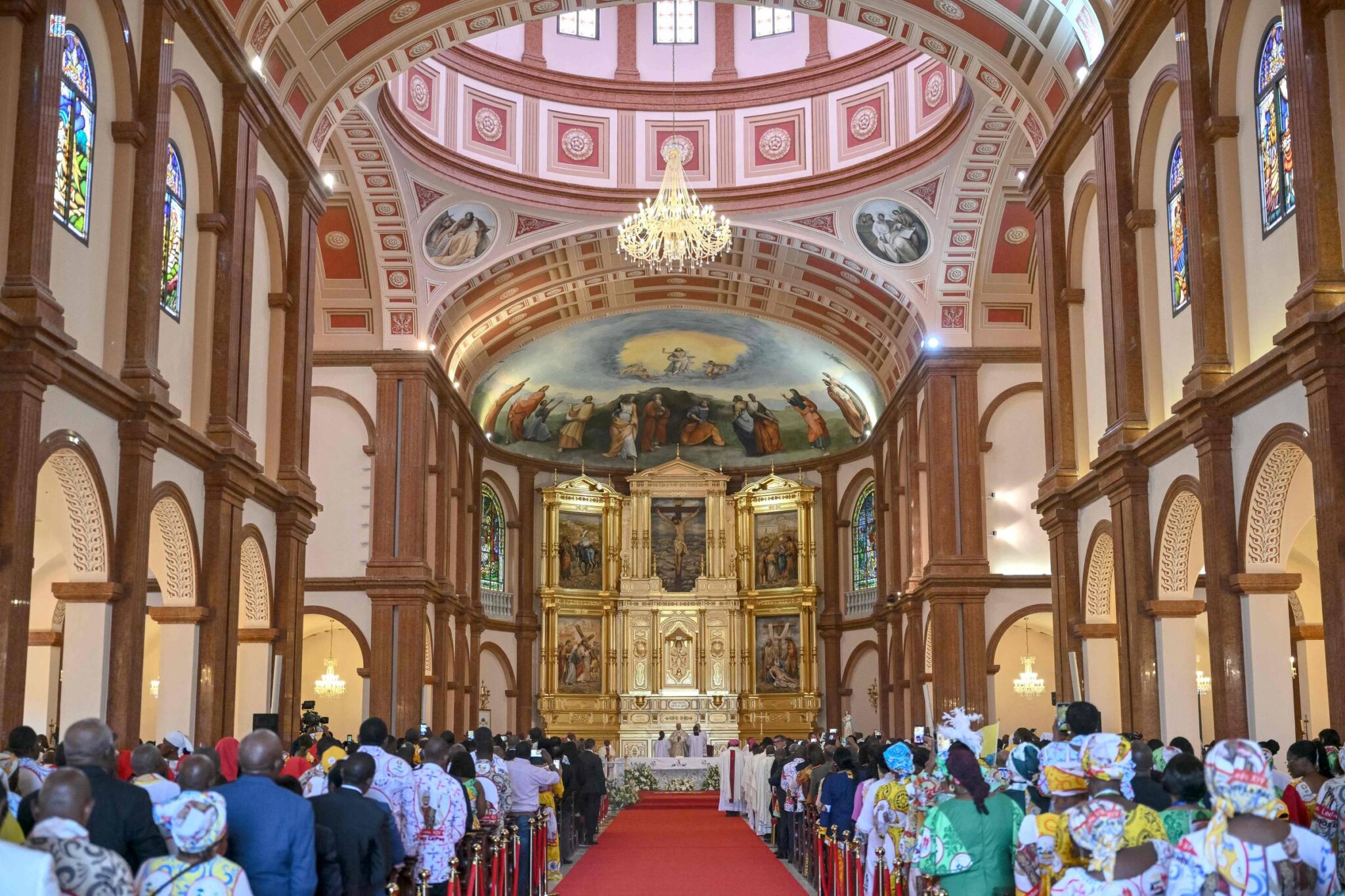 papa-leao-14-critica-desigualdade-em-ultimo-dia-de-viagem-a-africa