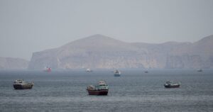 ira-reforca-controle-de-ormuz-apos-eua-suspenderem-novos-ataques