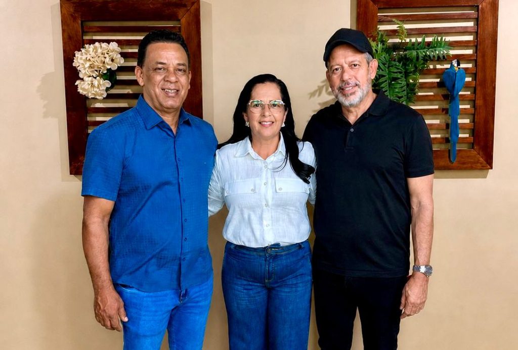 Alves Edilza recebe Arthur Lira em Lagoa da Canoa e confirma independência política e força de grupo