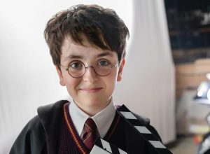 ‘harry-potter’:-veja-primeira-imagem-de-dominic-mclaughin-como-o-bruxinho-da-nova-serie