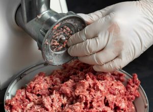 jovem-morre-apos-ser-sugado-por-moedor-de-carne