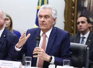 caiado-recebe-missao-japonesa-para-tratar-de-terras-raras-em-goias