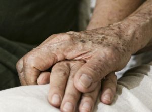 demencia-por-corpos-de-lewy:-entenda-doenca-de-milton-nascimento