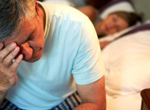 uso-prolongado-de-melatonina-para-dormir-pode-ter-efeitos-negativos;-entenda