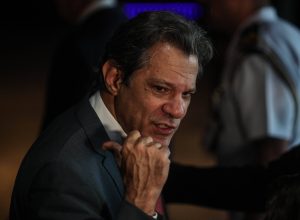 fazenda-esta-pronta-para-colaborar-com-bc-se-for-necessario,-diz-haddad-sobre-master
