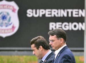 bolsonaro-quer-que-motta-e-alcolumbre-pautem-anistia,-diz-flavio