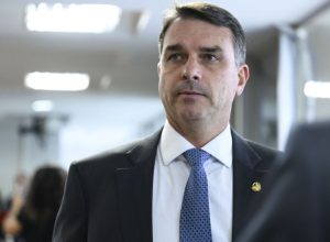 pesquisa-consolida-candidatura,-diz-entorno-de-flavio-bolsonaro