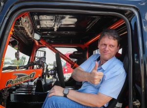 tarcisio-apos-polemica-com-marca-de-sandalia:-“comecar-2026-com-pe-direito”