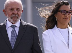 lula-e-janja-desembarcam-no-rio-de-janeiro-para-passar-o-ano-novo