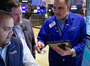 bolsas-dos-eua-operam-em-baixa-com-queda-no-setor-de-tecnologia