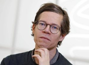 “reducao-da-jornada-nao-e-receita-para-sucesso-economico”,-diz-economista-finlandes