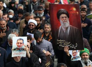 ira-ameaca-atacar-universidades-americanas-no-oriente-medio