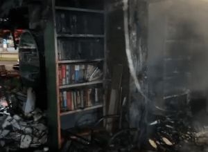 incendio-atinge-biblioteca-comunitaria-em-bh;-veja-imagens