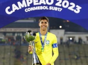 carlo-ancelotti-convoca-o-zagueiro-vitor-reis,-do-girona