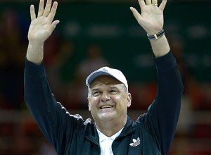 oscar-schmidt:-a-jornada-da-lenda-do-basquete-contra-o-cancer-de-cerebro