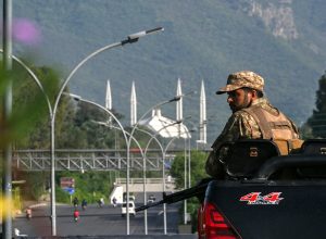 sem-negociacao-direta-com-eua,-ira-entrega-ao-paquistao-proposta-de-acordo